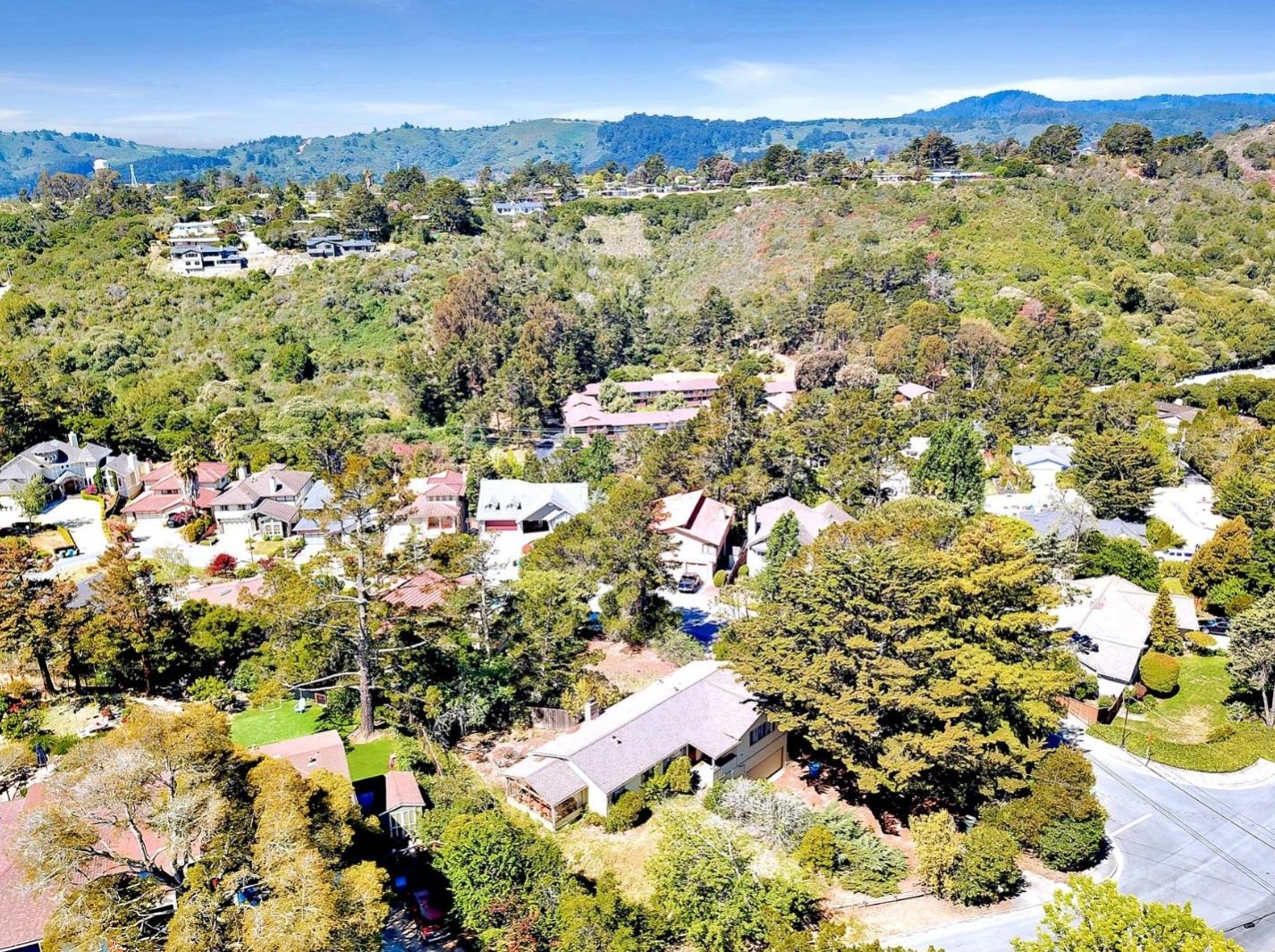 2036 Kings Ln, San Mateo, CA 94402-3900
