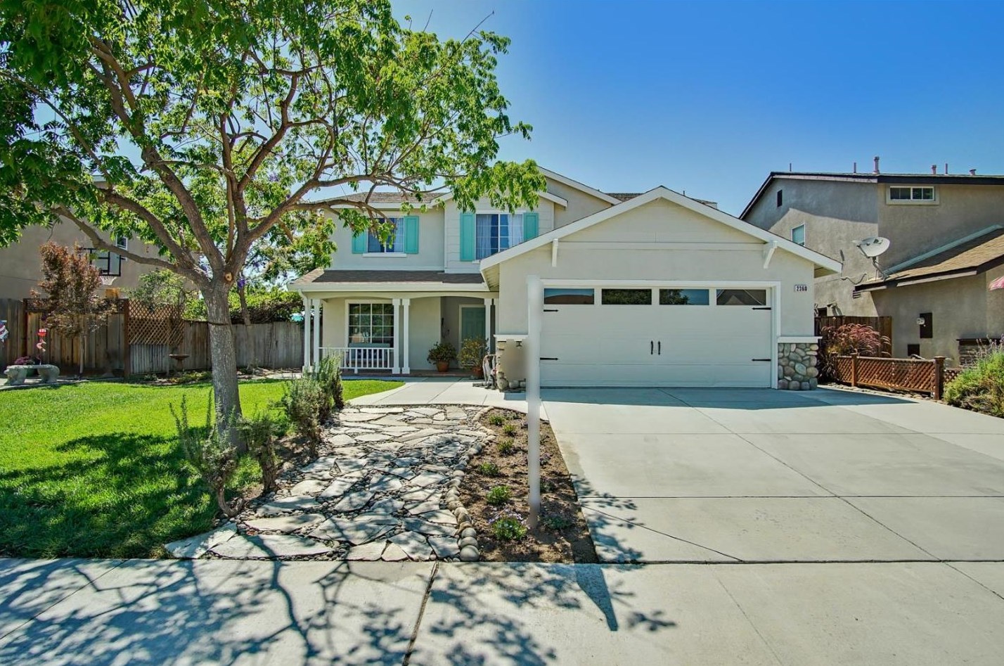 2360 Calistoga Dr, Hollister, CA 95023