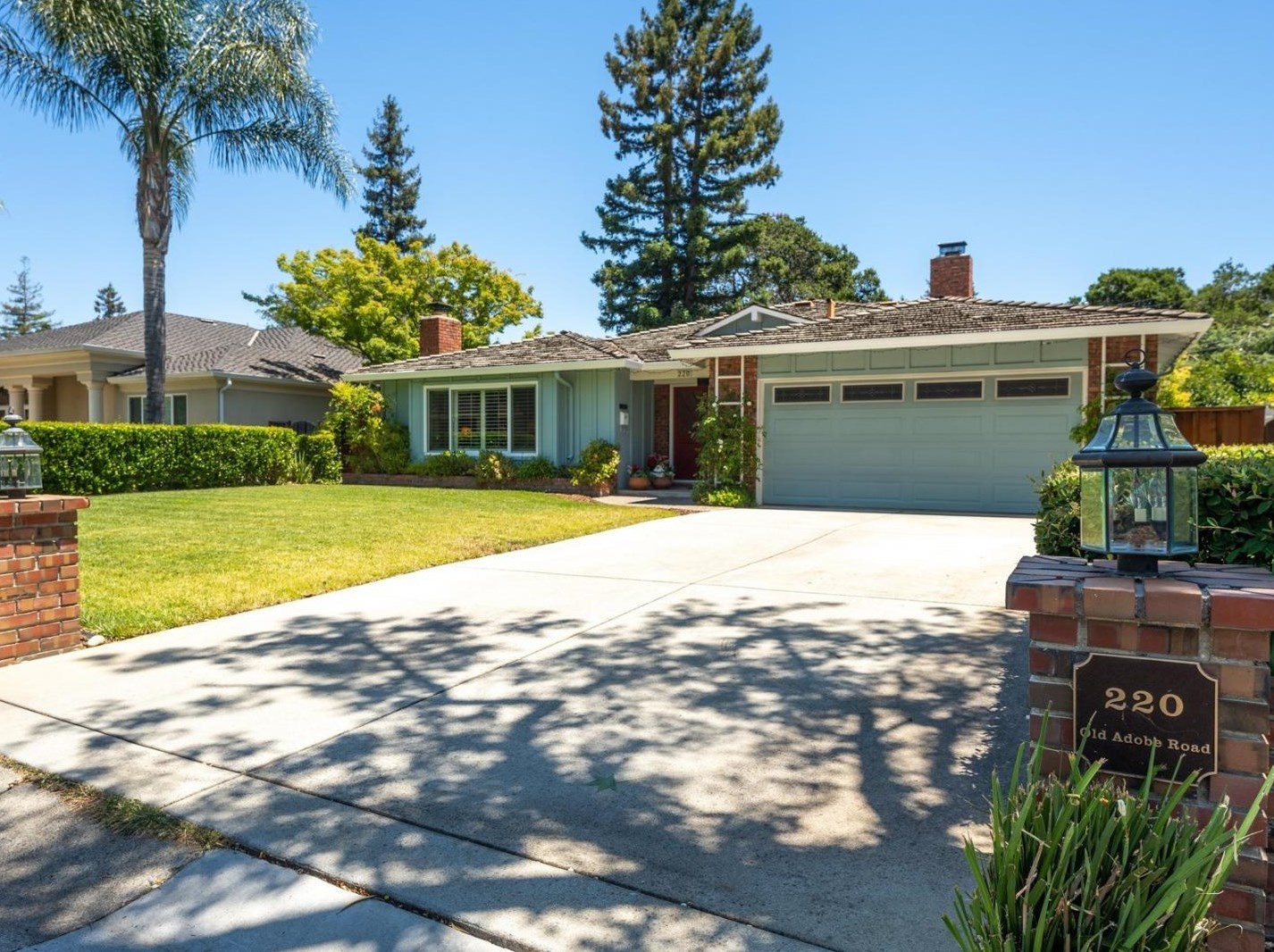 220 Old Adobe Rd, Los Gatos, CA 95032