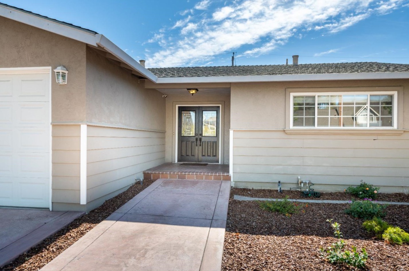 15460 Willow Dr, Los Gatos, CA 95032