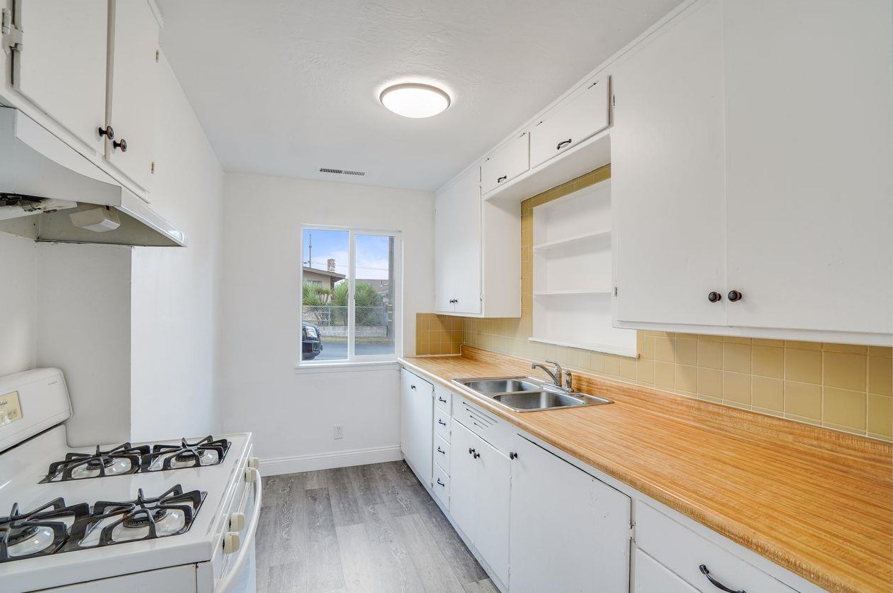 1426 Kenneth St, Seaside, CA 93955-5007