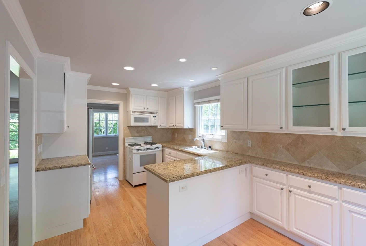 714 University Dr, Menlo Park, CA 94025-4914