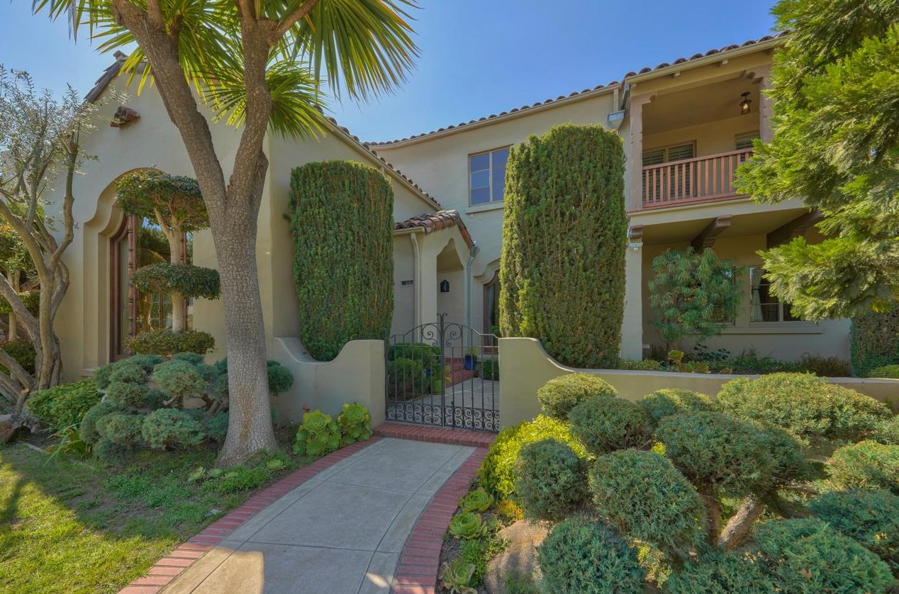 14 Los Laureles Ave, Salinas, CA 93901-4128
