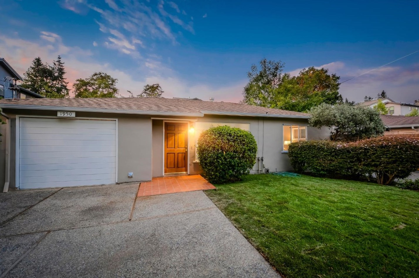1950 Hackett Ave, Mountain View, CA 94043