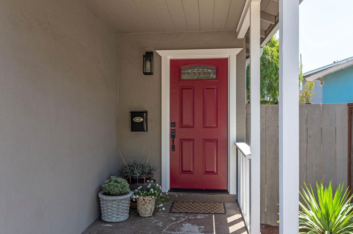 112 Wisteria Dr, Palo Alto, CA 94303