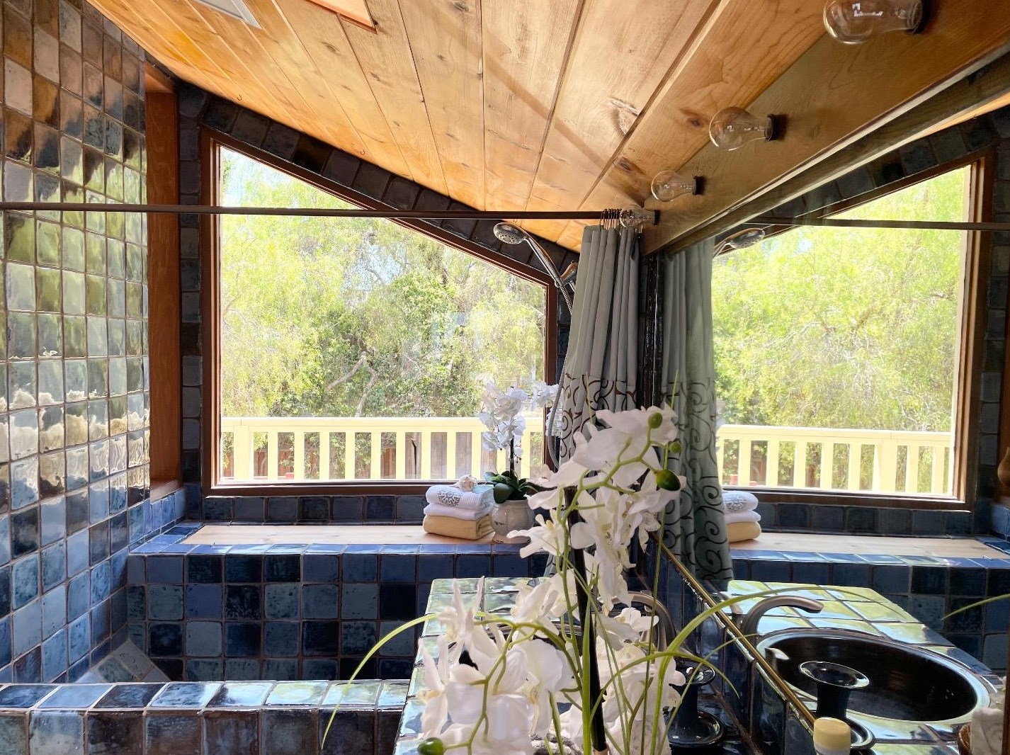 1451 Vale Ave, Campbell CA  95008-6412 exterior