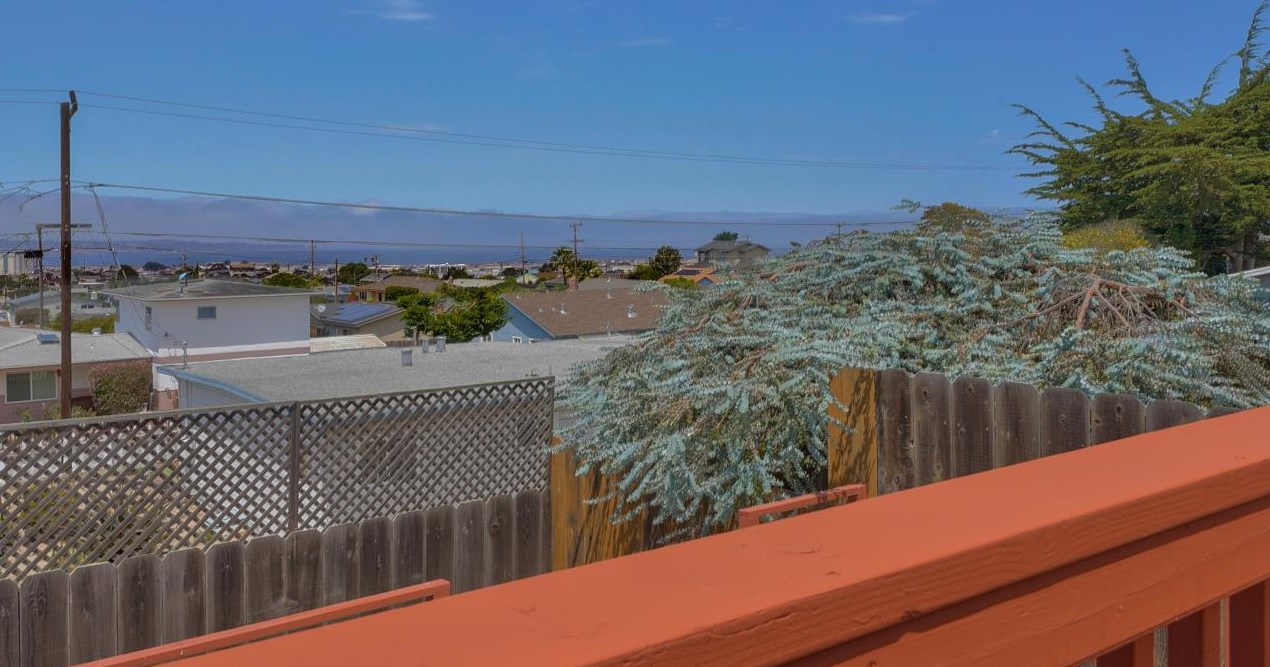 1265 Vallejo St, Seaside, CA 93955-5609