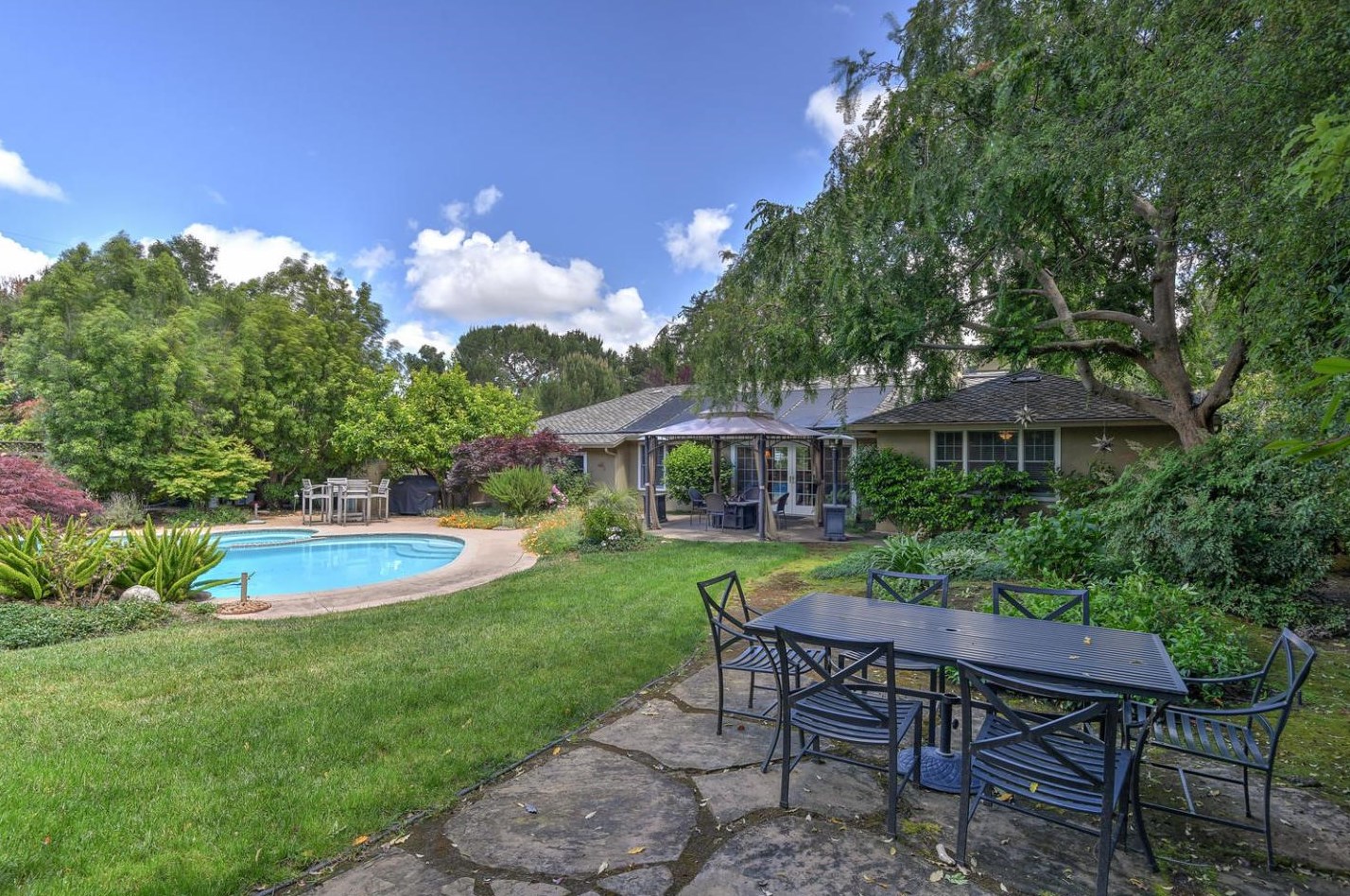814 Parma Way, Los Altos, CA 94024
