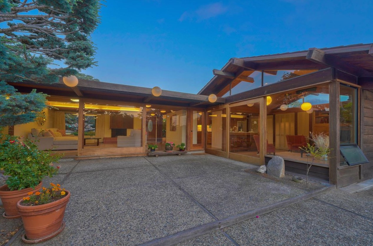 101 Twin Oaks Dr, Monterey, CA 93940