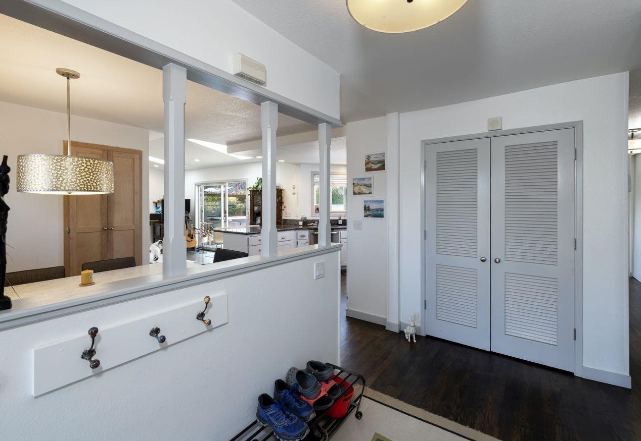 104 Mcmillan Ct, Santa Cruz, CA 95060-3108