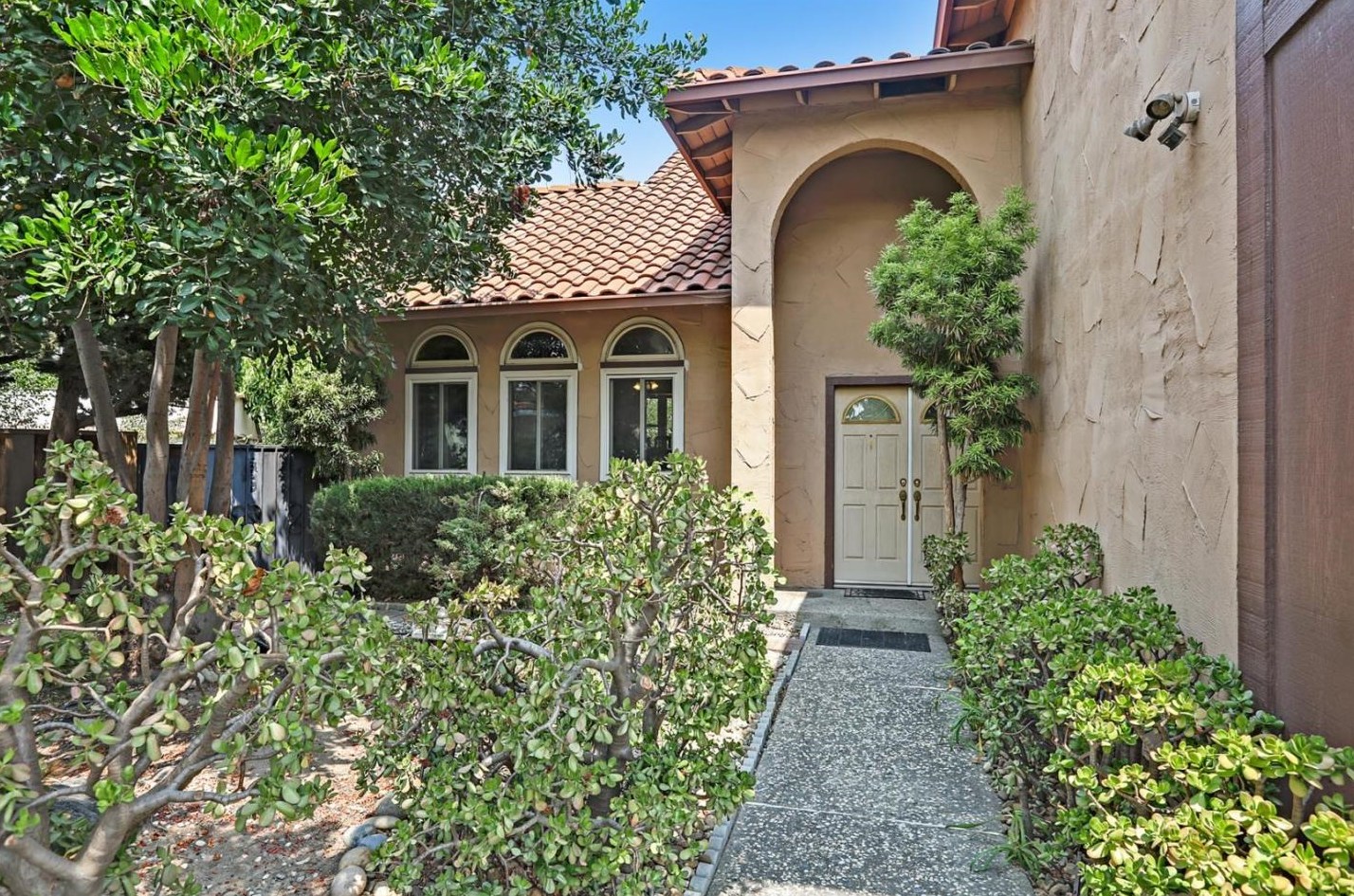 1346 Erinwood Ct, San Jose, CA 95121-2524