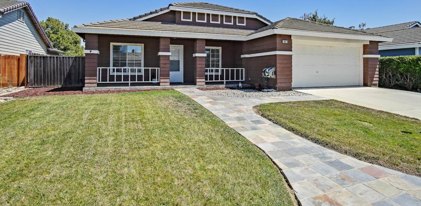 901 Laguna Ct, Hollister, CA 95023