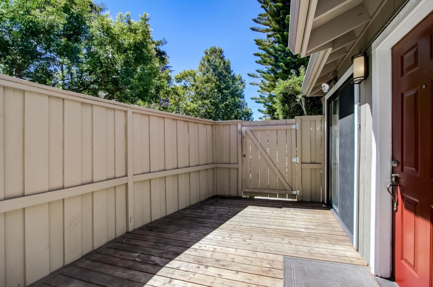 77 Roberts Rd, Los Gatos, CA 95032