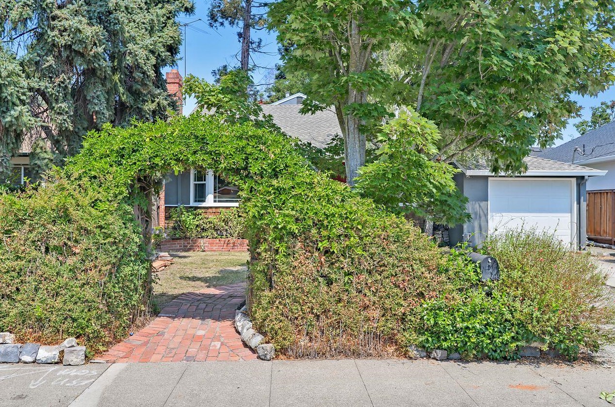404 Grayson Ct, Menlo Park, CA 94025-2538