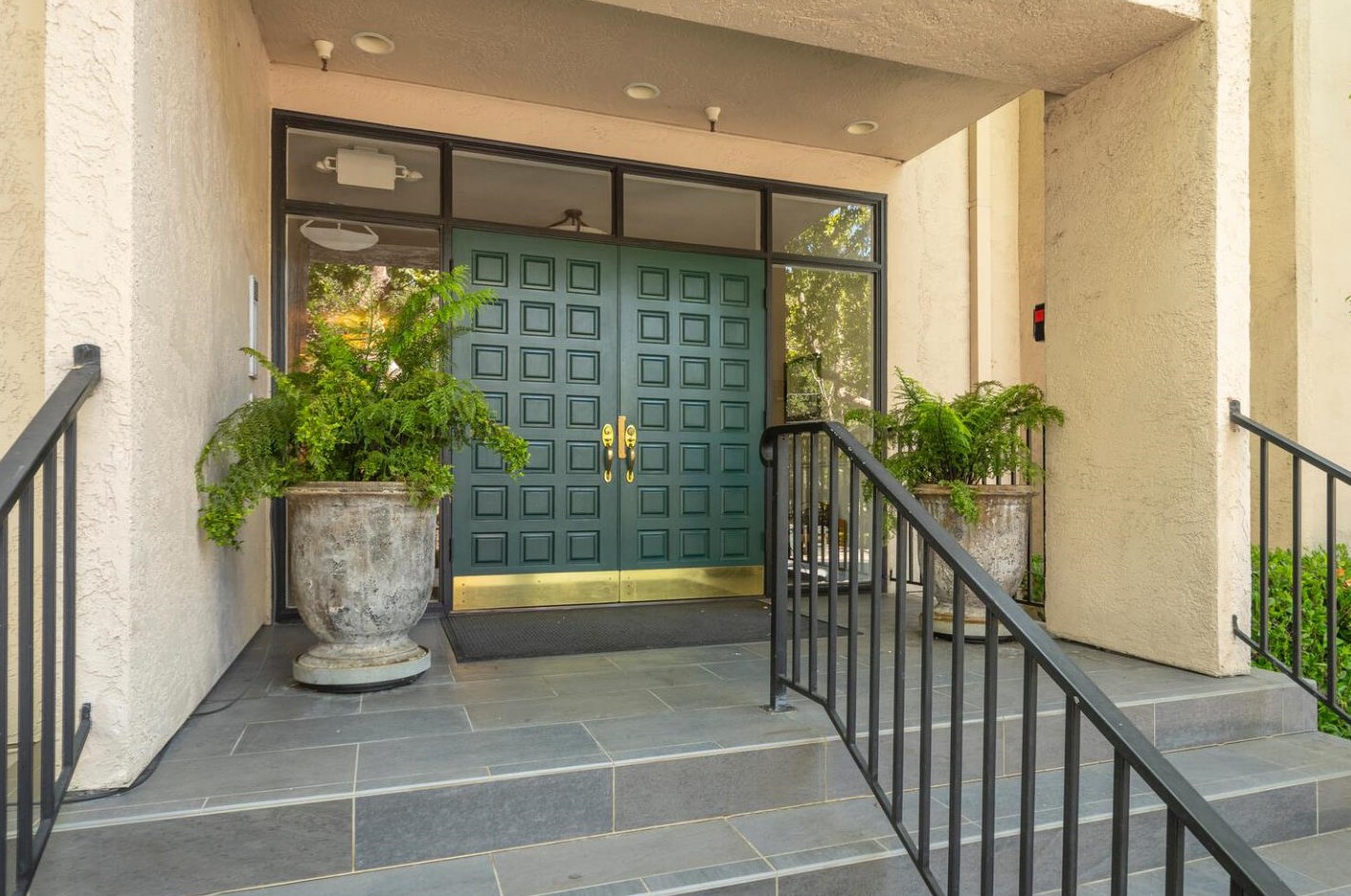 1133 Douglas Ave 101, Burlingame, CA 94010