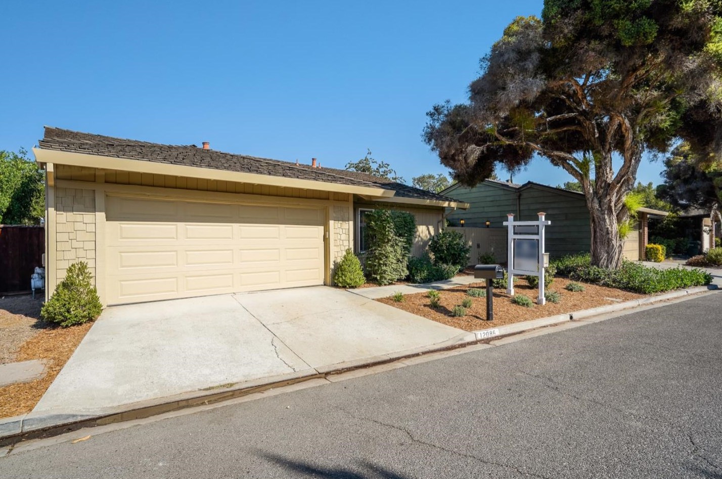 12086 Plumas Dr, Saratoga, CA 95070