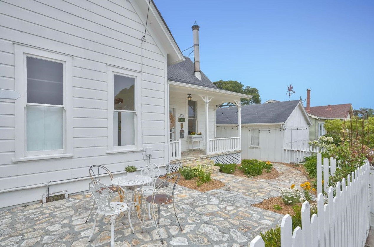 238 Park St, Del Monte Park, CA 93950