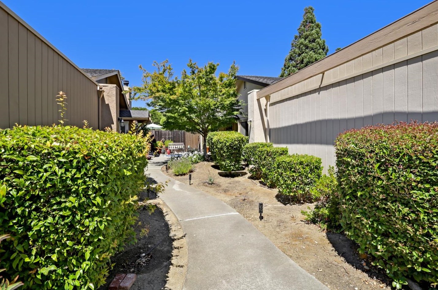 1213 Grove Cir, Benicia, CA 94510-1710