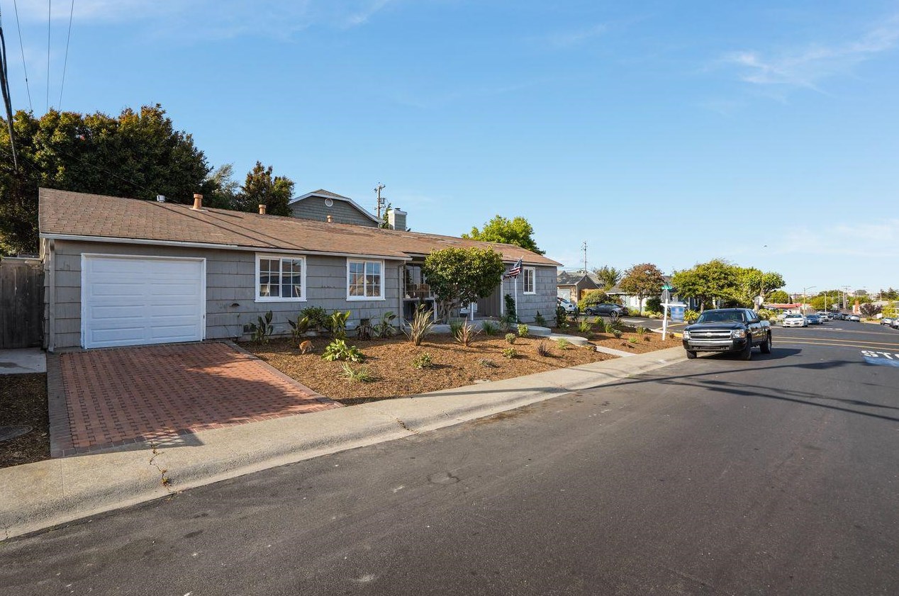 900 Kains Ave, San Bruno, CA 94066
