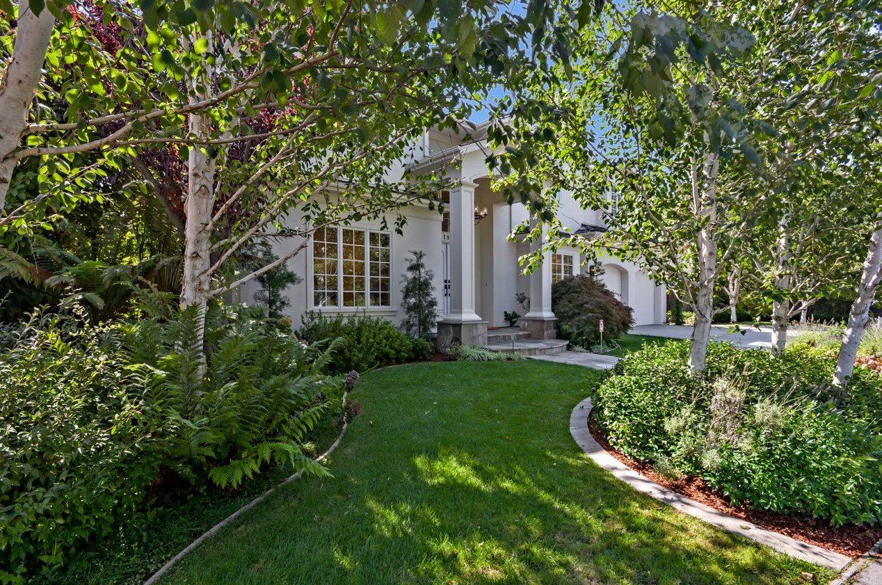 1875 White Oak Dr, Menlo Park, CA 94025-6130