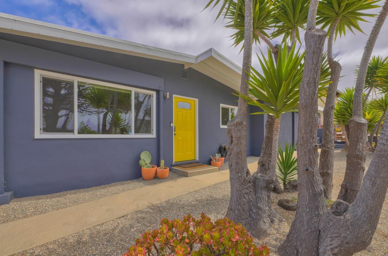 1664 Hilton St, Seaside, CA 93955-4433