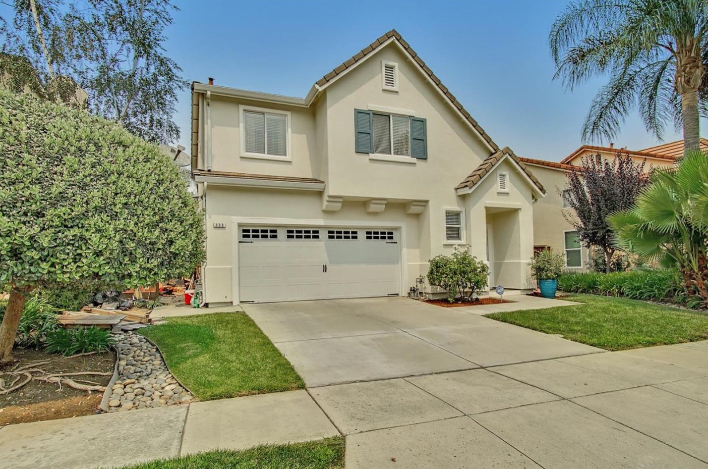 335 Mantelli Dr, Gilroy, CA 95020