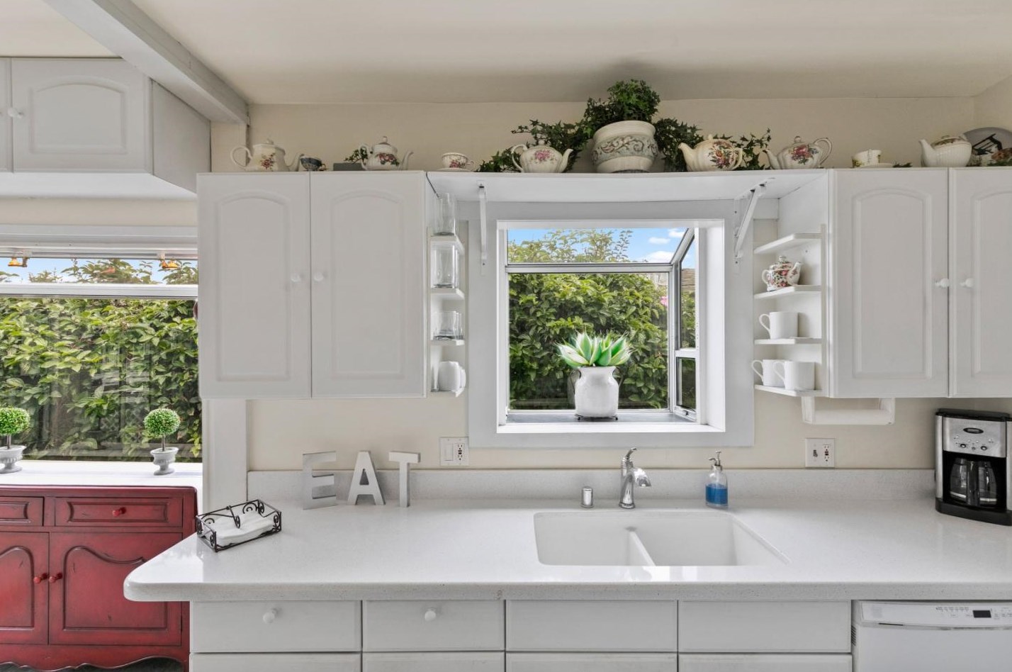 898 Pine St, Monterey CA  93940-1227 exterior