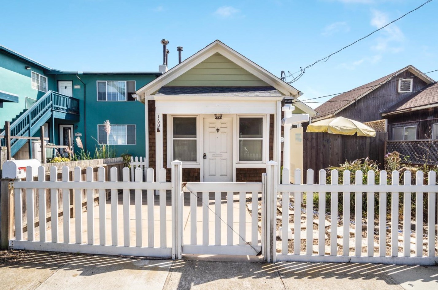 160 Salada Ave, Pacifica, CA 94044