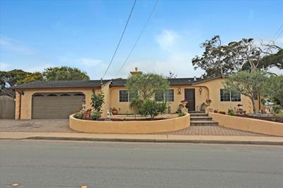 1076 Hilby Ave - Photo 1