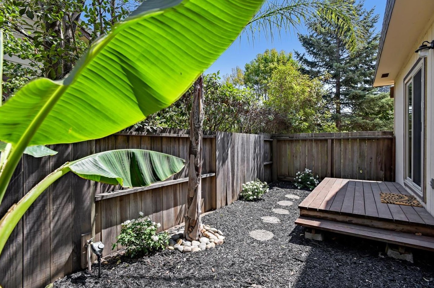 78 Loyola Ave, Menlo Park CA  94025-3811 exterior