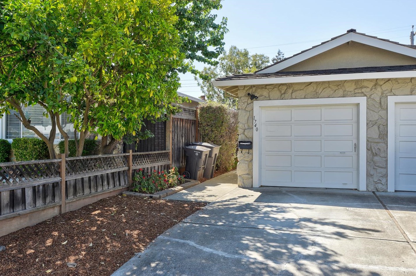 1738 Plaza Ct, Mountain View, CA 94040