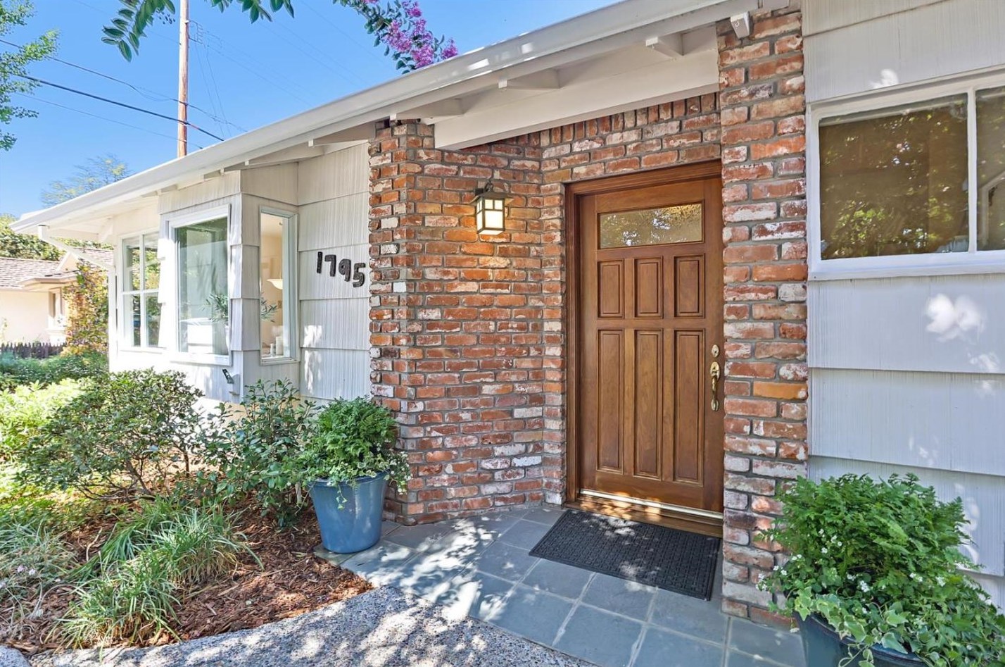 1795 Hamilton Ave, Palo Alto, CA 94303