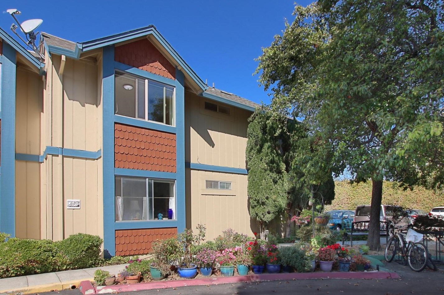 209 Vista Prieta Ct, Santa Cruz, CA 95062-1885