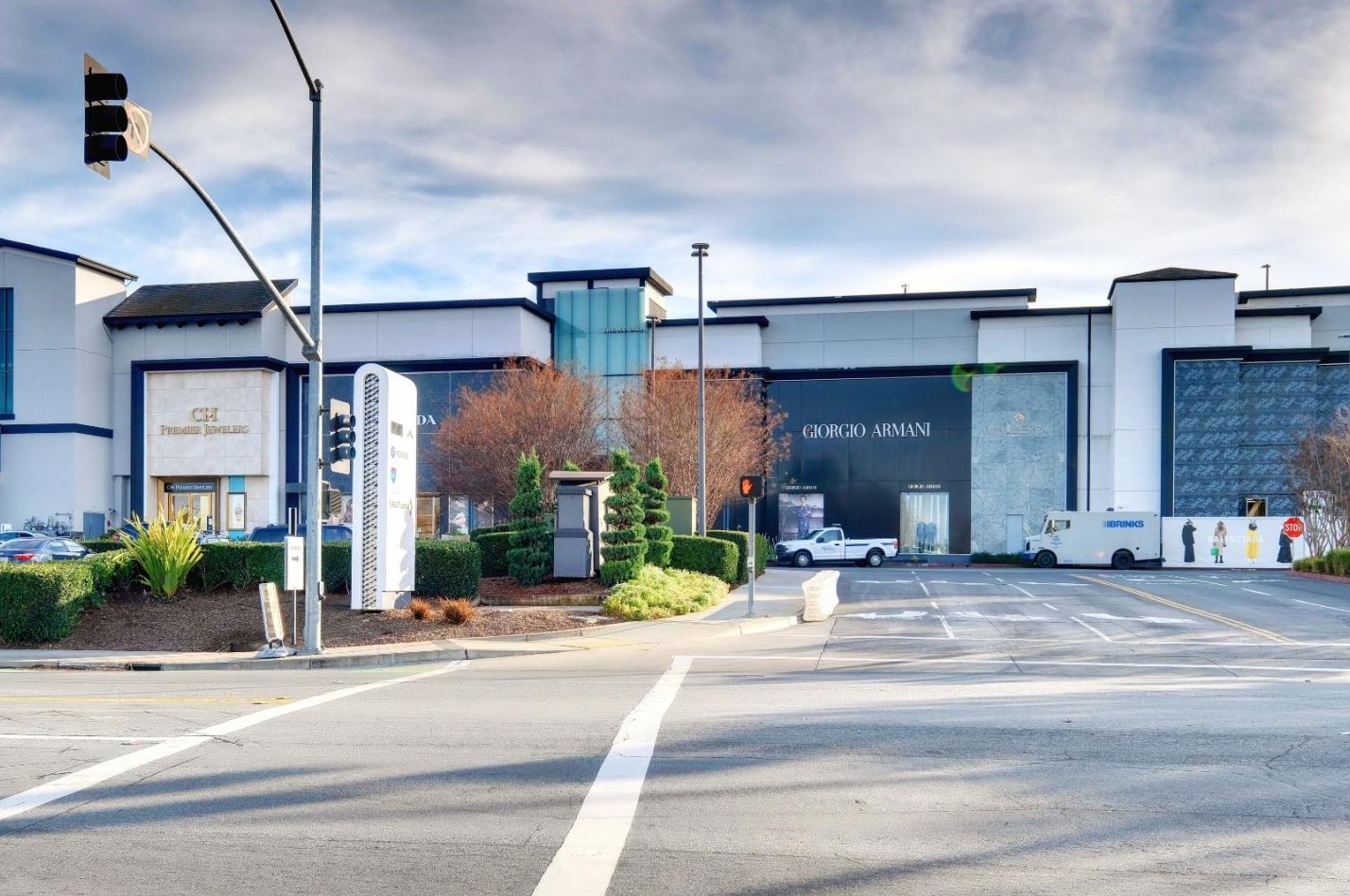 587 Baywood Ave, San Jose CA 95128-3102 exterior