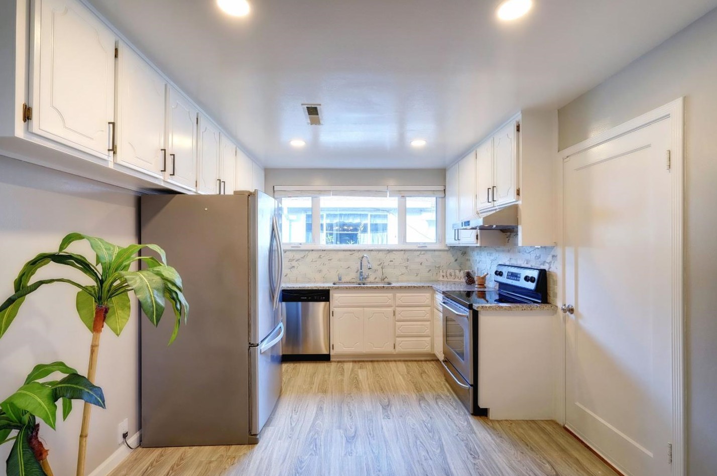 587 Baywood Ave, San Jose CA 95128-3102 exterior