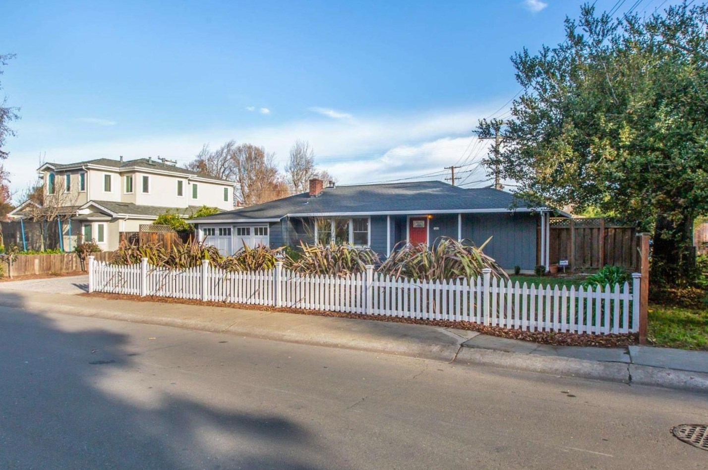 1004 Greenwood Dr, Menlo Park, CA 94025-1744