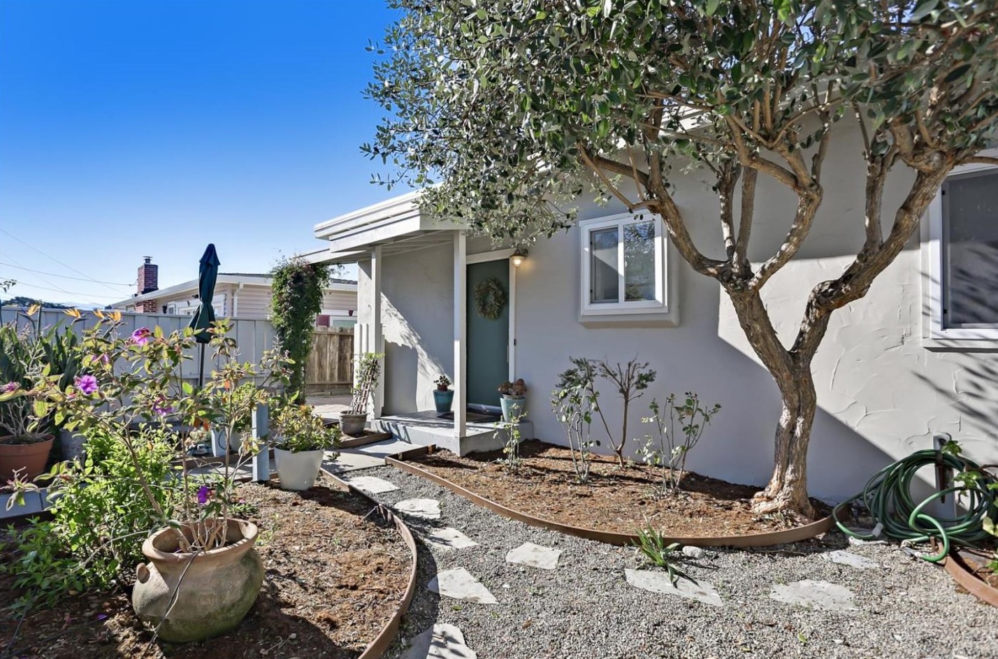 1275 Vallejo St, Seaside, CA 93955-5609