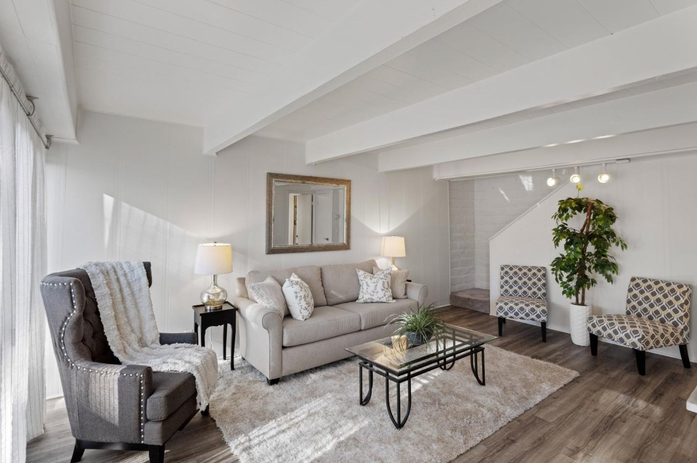 451 Dela Vina Ave 102, Monterey, CA 93940