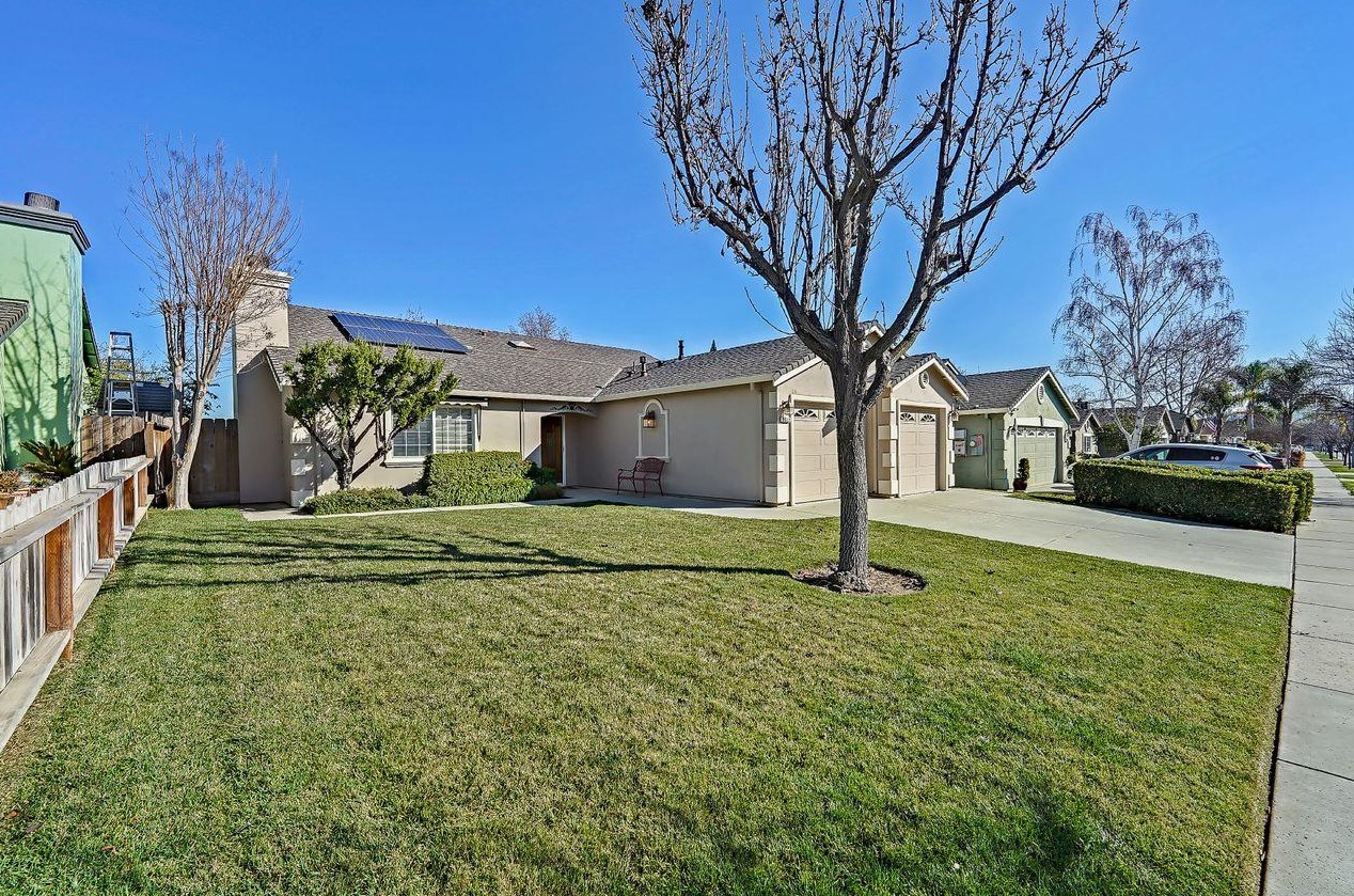 5512 Mesa Rd, Gilroy, CA 95020