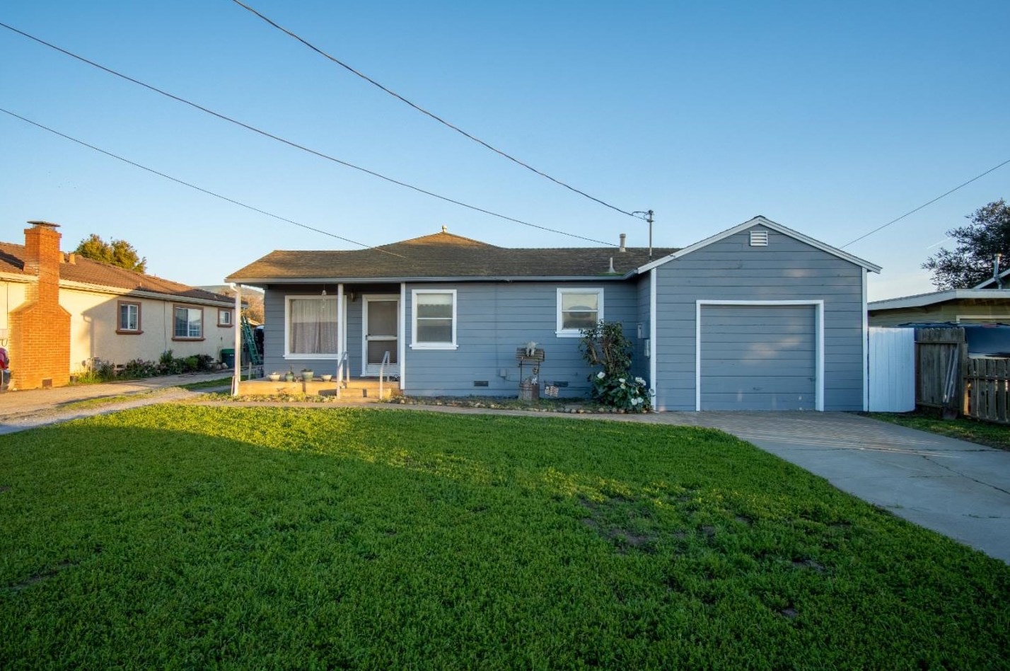 674 San Juan Grade Rd, Salinas, CA 93906-1008
