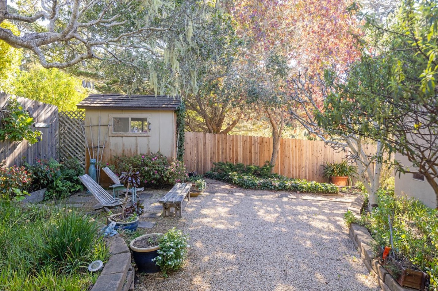 1122 Sawmill Gulch Rd, Pebble Beach, CA 93953