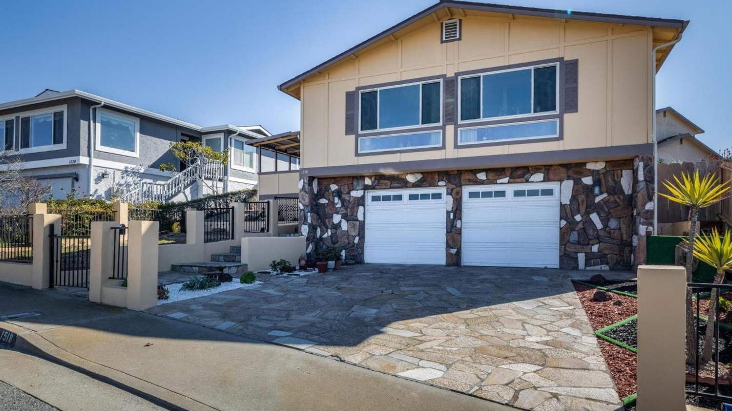 1518 Costa St, Seaside, CA 93955-4613