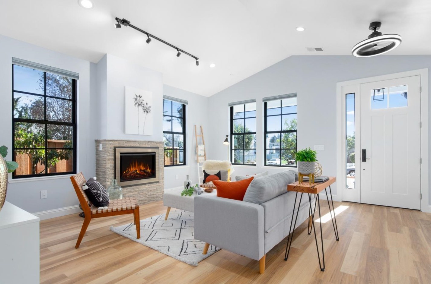 4199 Clares St, Capitola, CA 95010