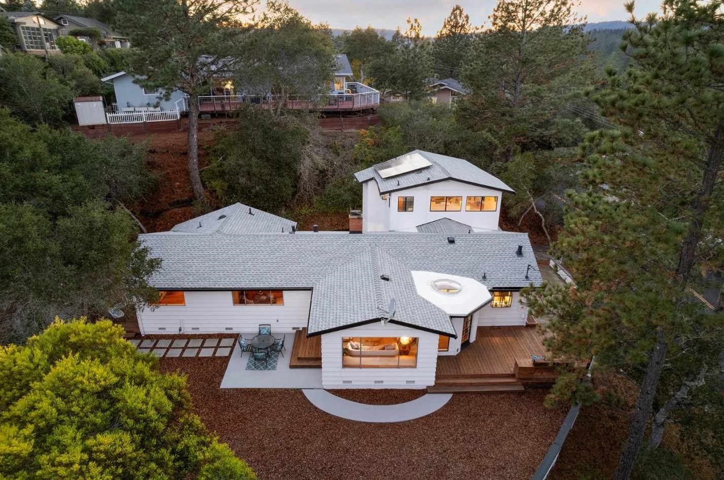 795 Whispering Pines Dr, Santa Cruz, CA 95066-4429