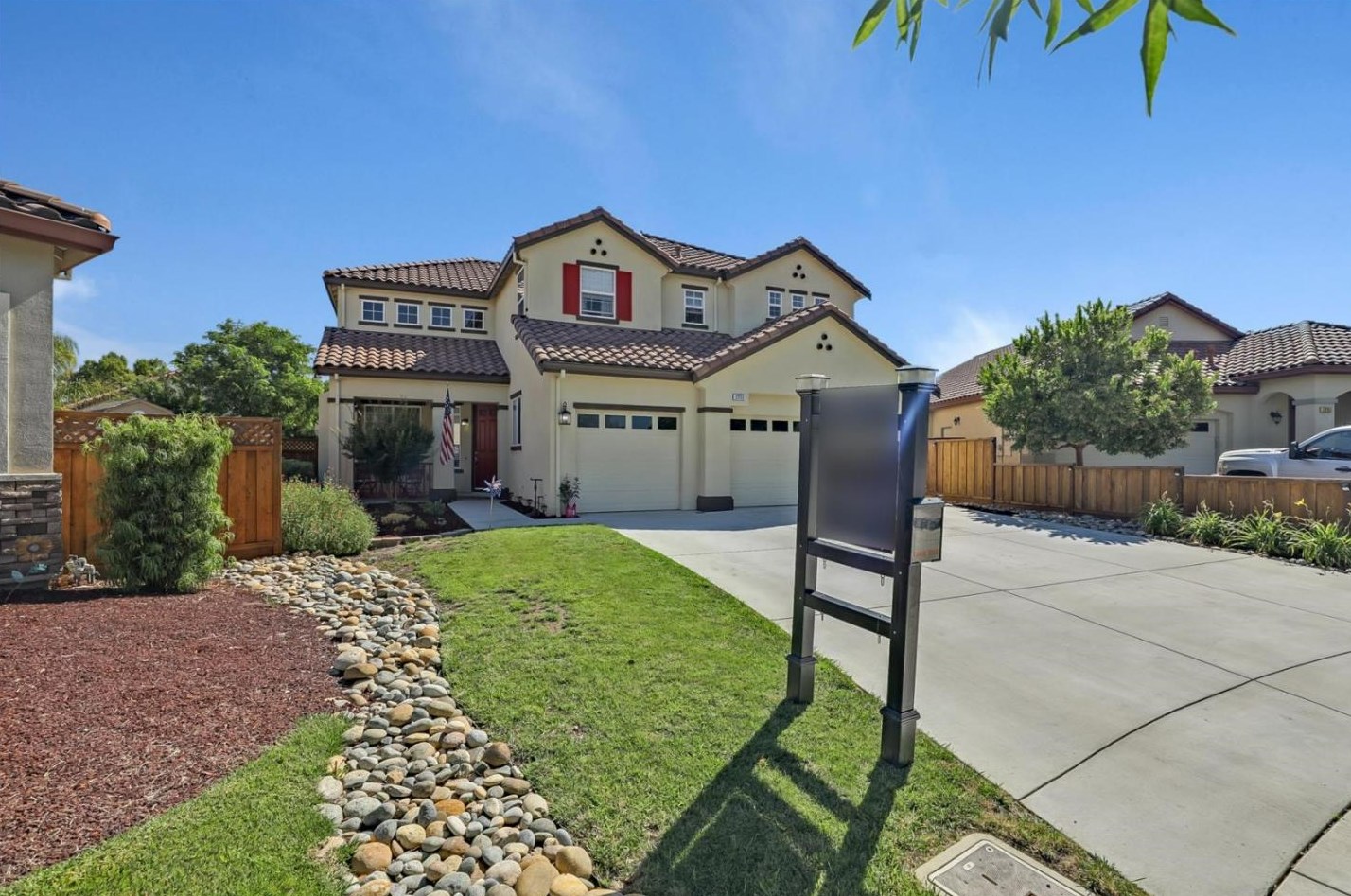 1711 Morning Glory Dr, Hollister, CA 95023