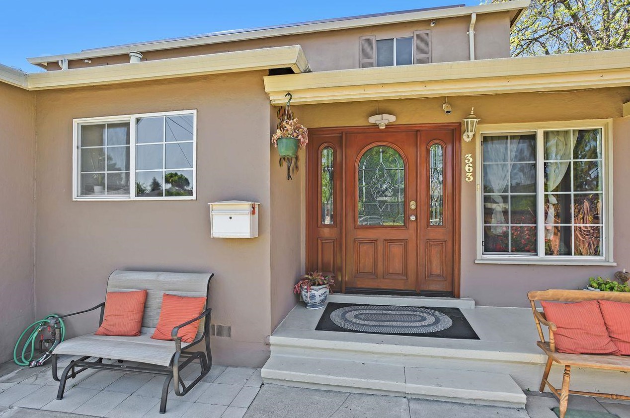 363 Azalia Dr, Palo Alto, CA 94303