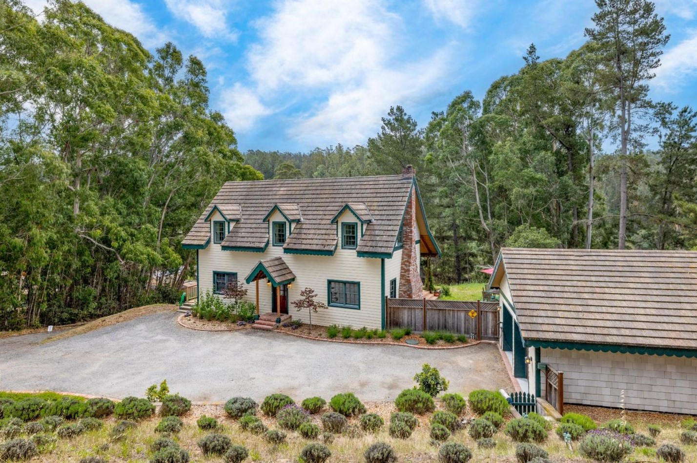 1470 Oakleaf Dr, Watsonville, CA 95076