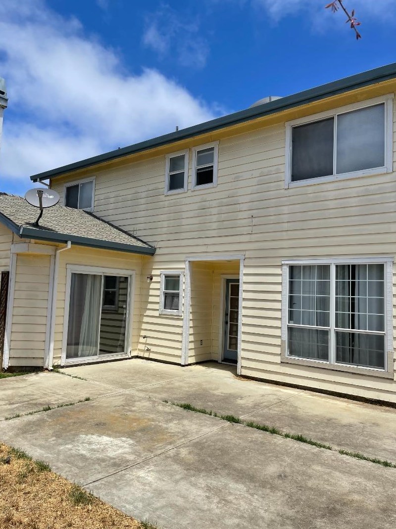 1144 Wellington Ct, Salinas, CA 93906-5055