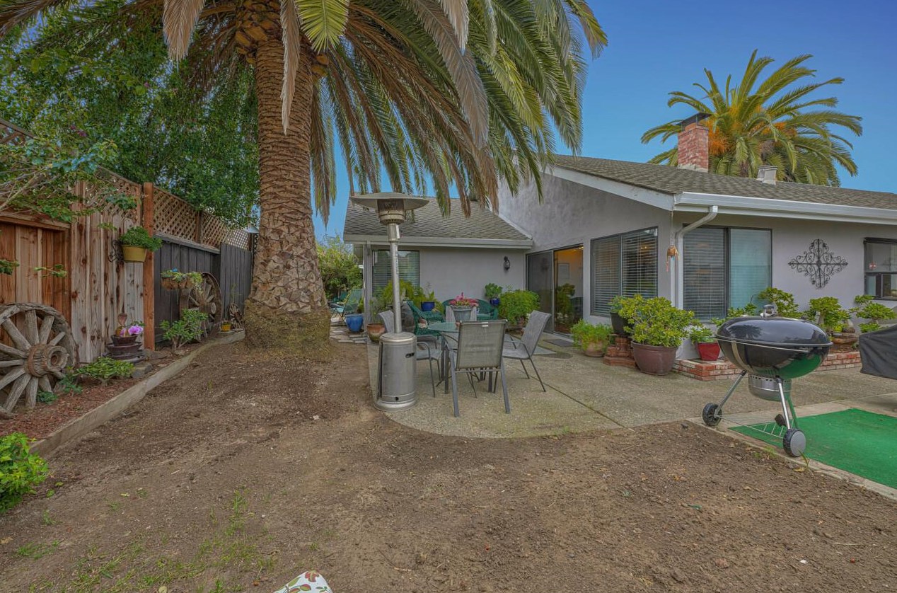 6 Geary Cir, Salinas, CA 93907-1966