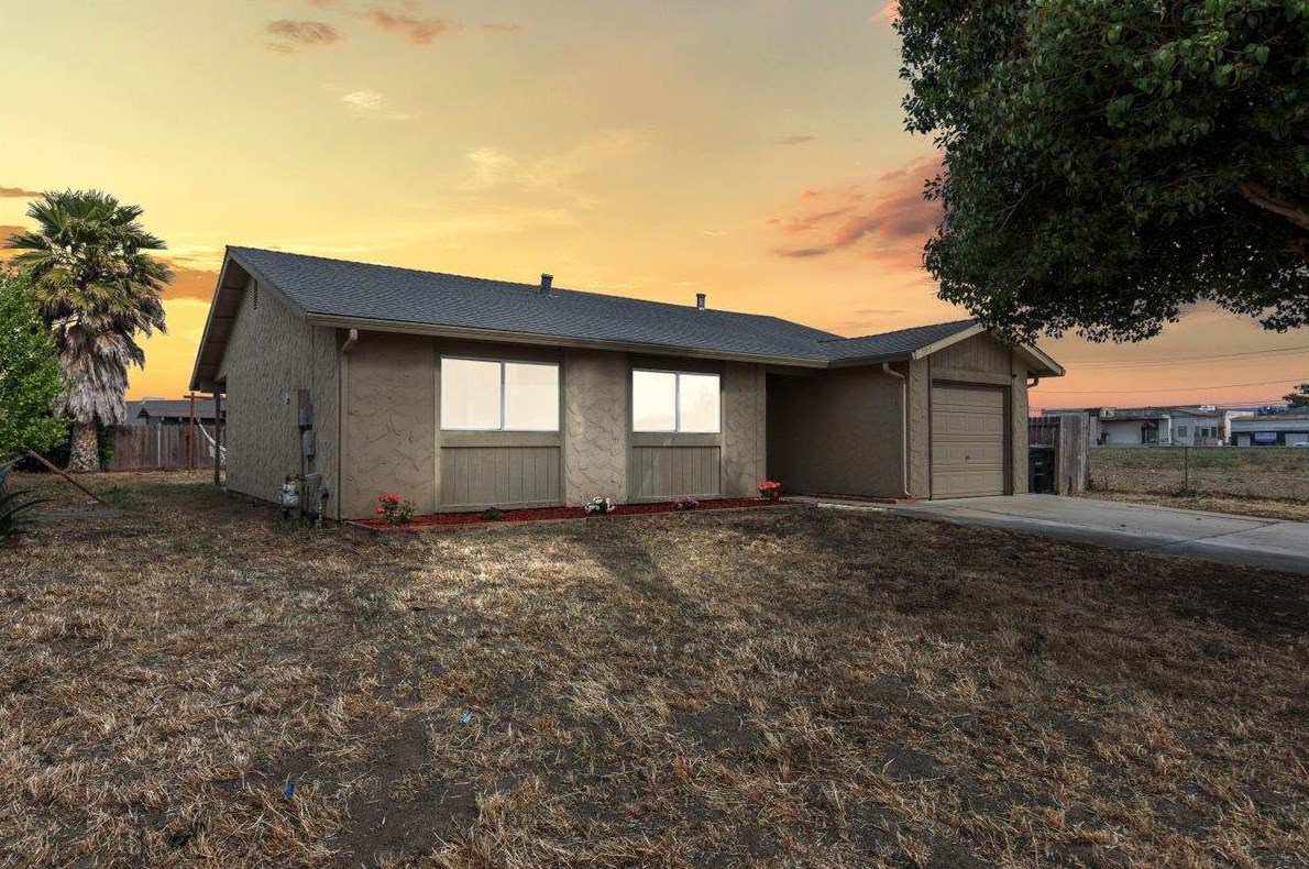 291 Graf Rd, Hollister, CA 95023